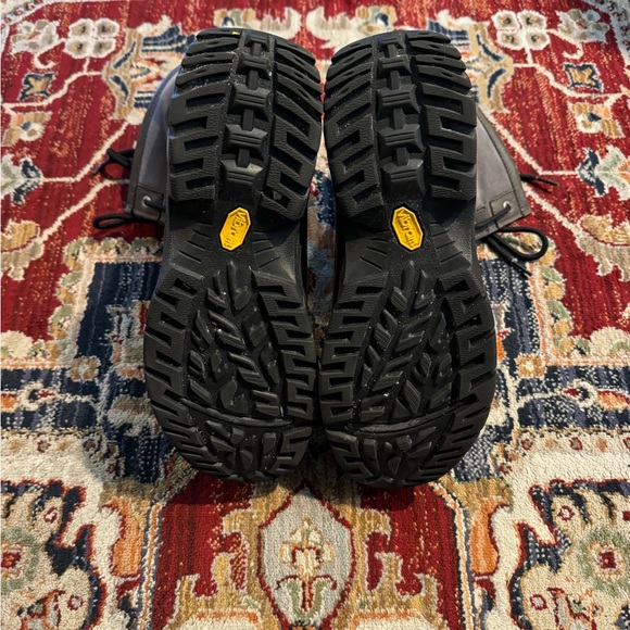 UGG Butte Boots Leather Waterproof Sheepskin Vibram Sole Men’s Size 7.5 Gray - Picture 12 of 16